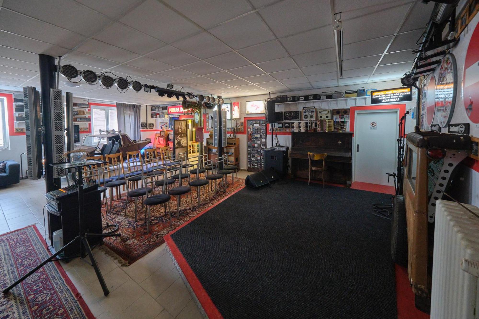 Hostel Doupe הומפולץ מראה חיצוני תמונה